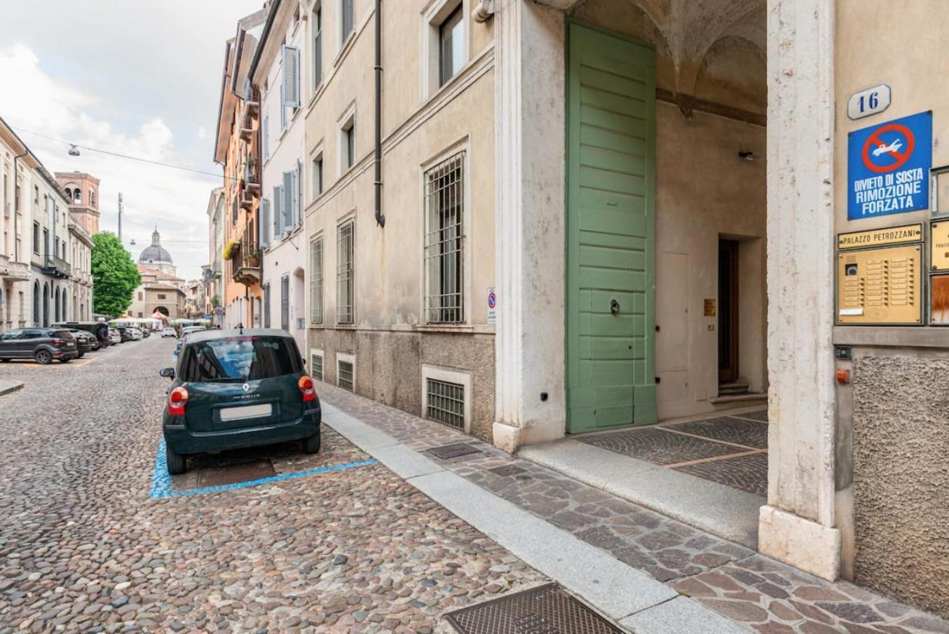 Residenza Palazzo Petrozzani Appartement Mantua Buitenkant foto